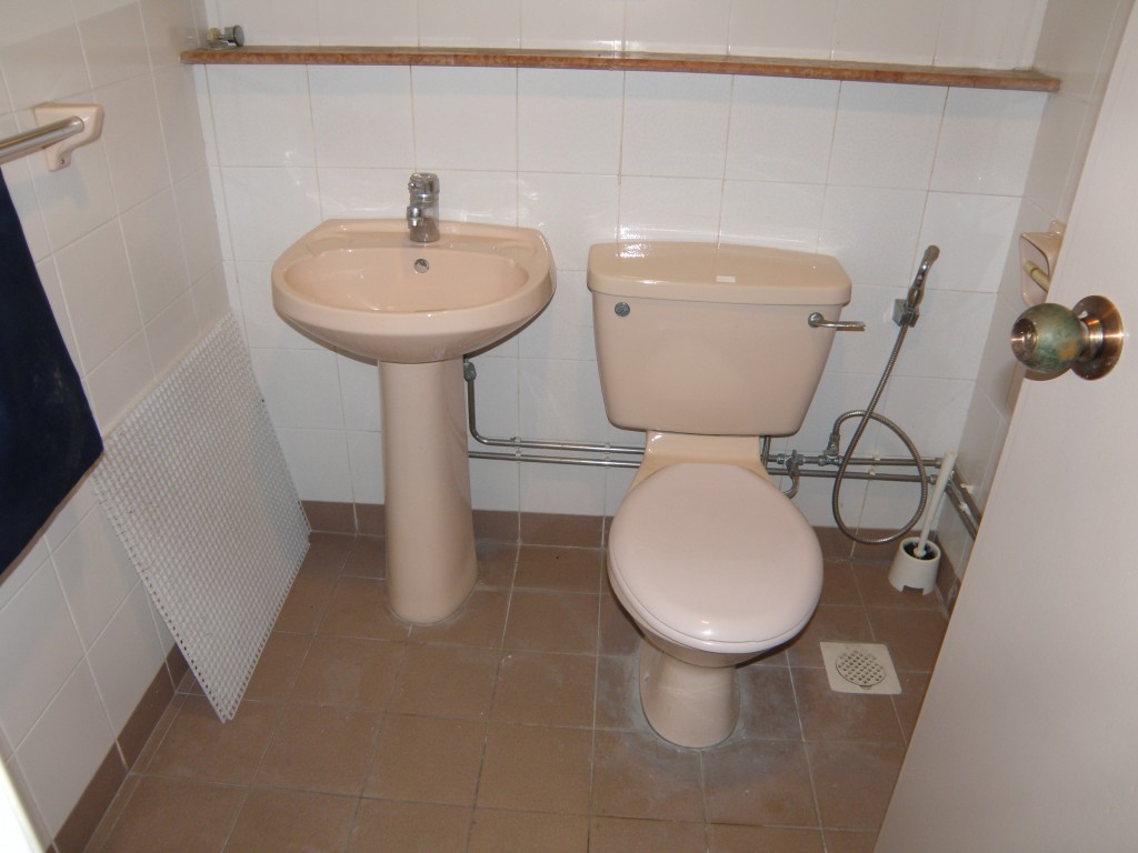 Fernwood Master Bedroom Toilet